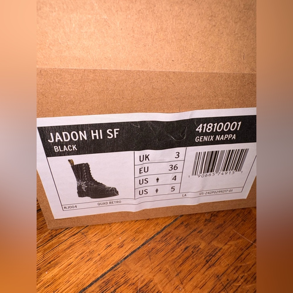 Dr.Marten Jadon Lug Sole Bootie (Women) - Picture 12 of 12